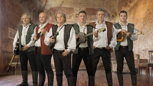 NAJBOLJI HRVATSKI TAMBURAŠI - UPREGNITE U FIJAKER VRANCE