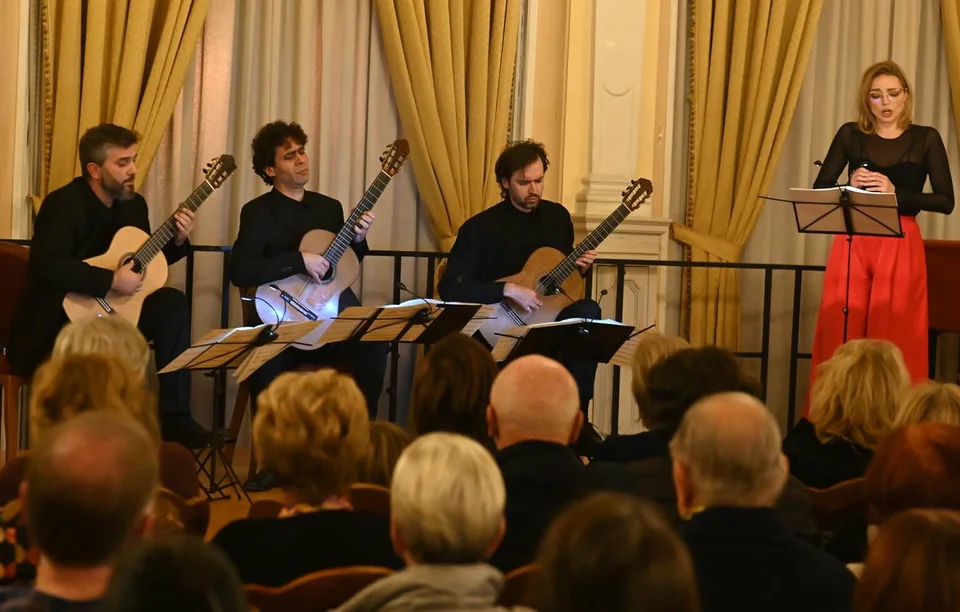 Trio Elogio: Elogio a Listeš