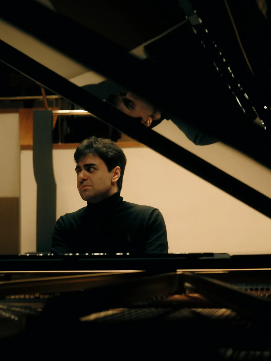 David Khrikuli, klavir